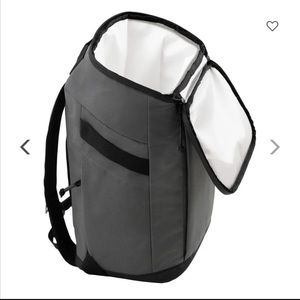 FREE SHIPPING! Brand New Otterbox Backpack Cooler